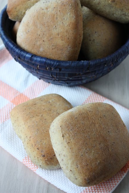 rustic wheat buns