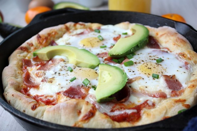 skillet breakfast pizza