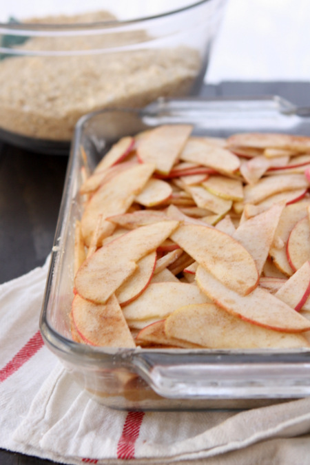 Apple Peanut Butter Oatmeal Bars | thekitchenpaper.com