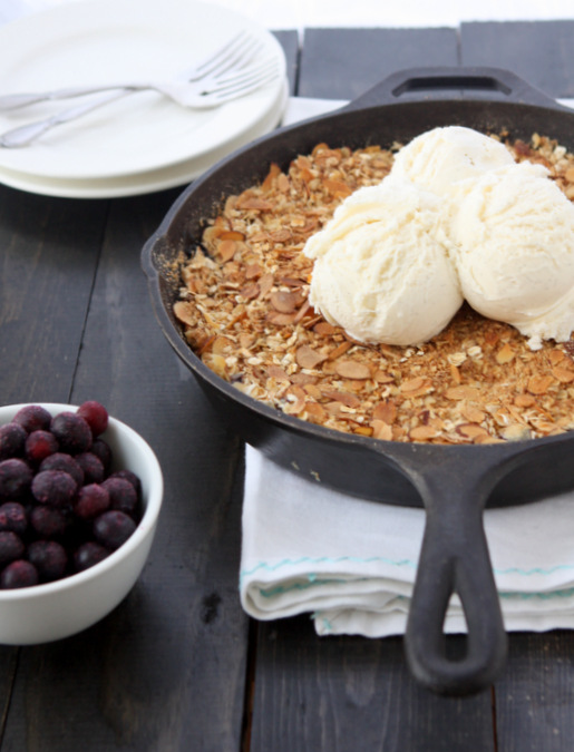 Skillet Blueberry Crisp | thekitchenpaper.com