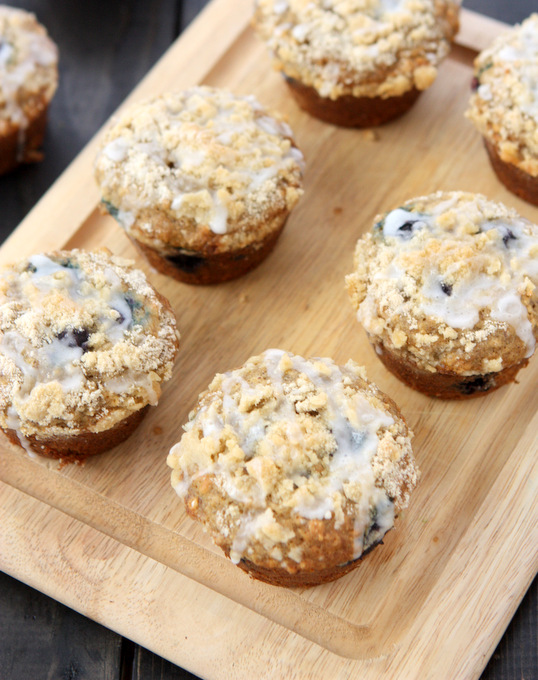 Oatmeal Flax Blueberry Muffins | thekitchenpaper.com