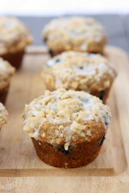 Oatmeal Flax Blueberry Muffins | thekitchenpaper.com