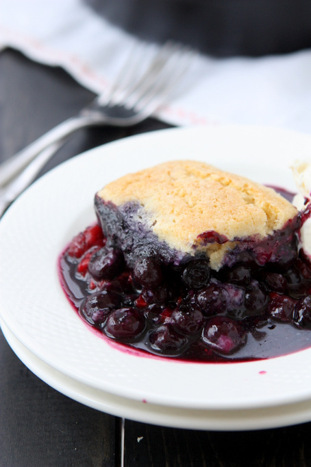 Blueberry Raspberry Cobbler | thekitchenpaper.com