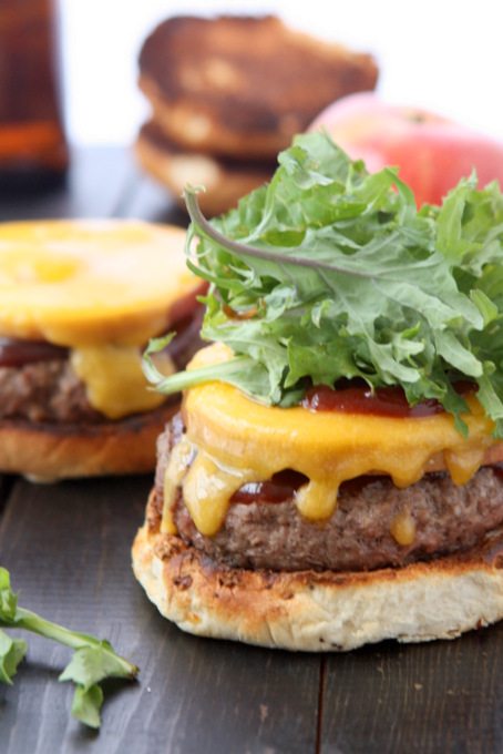 Cheddar Apple BBQ Burgers | thekitchenpaper.com