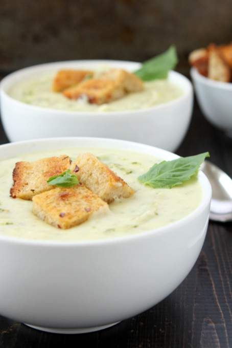 Pesto Potato Soup | thekitchenpaper.com