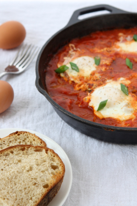 Eggs Poached in Tomato Sauce | thekitchenpaper.com