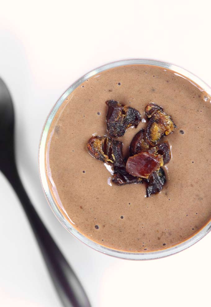 Banana Date Carob Smoothie | thekitchenpaper.com