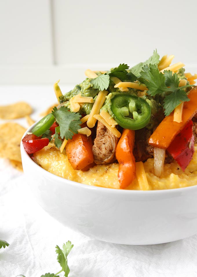 20 Minute Chicken Fajita Polenta Bowls | thekitchenpaper.com