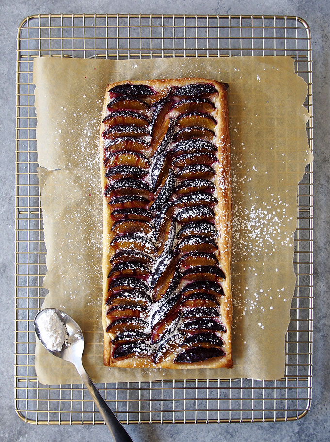 Cream Cheese Plum Tart | thekitchenpaper.com