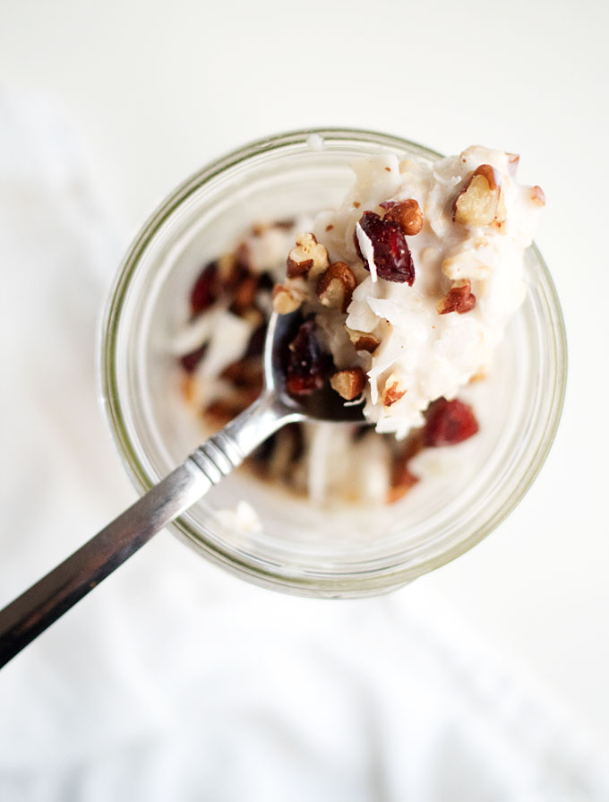 Coconut Cranberry Overnight Oats | thekitchenpaper.com