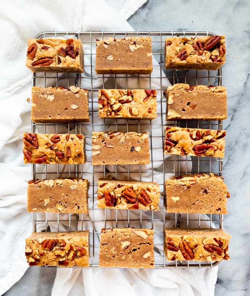 Cinnamon Pecan Bars | The Kitchen Paper