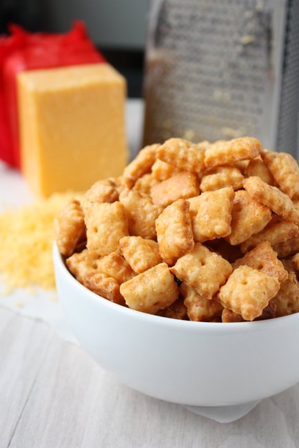 spiced cheese crackers