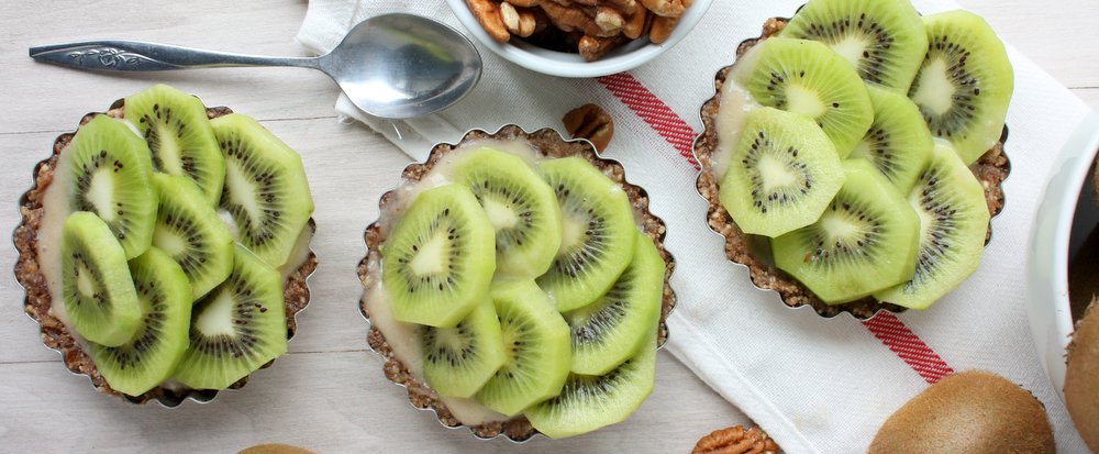 raw kiwi banana tarts