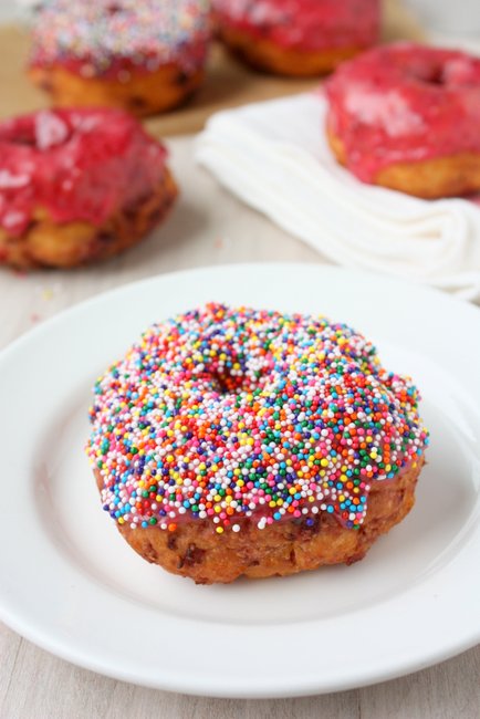 raspberry cake doughnuts