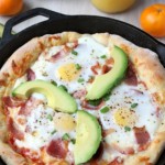 skillet breakfast pizza