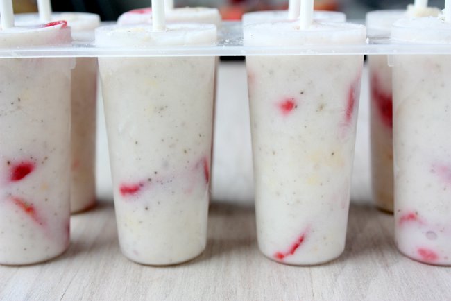 strawberry shortcake yogurt popsicles