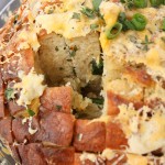 Cheesy Garlic Herb Pull-Apart Bread | thekitchenpaper.com