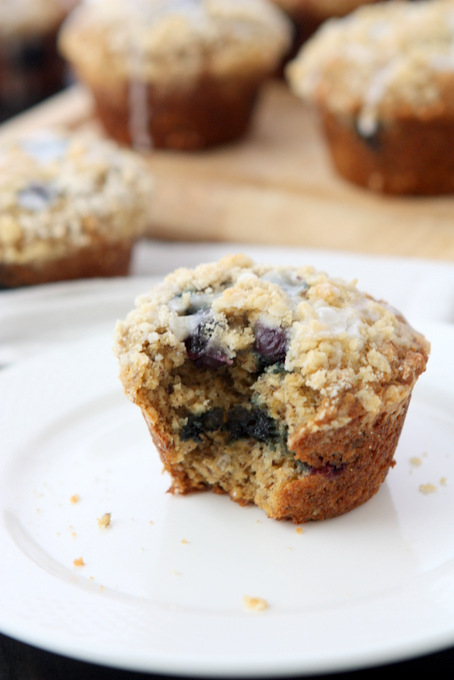 Oatmeal Flax Blueberry Muffins | thekitchenpaper.com
