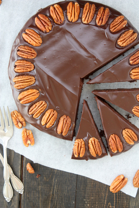 Chocolate Pecan Torte (Gluten-Free) | thekitchenpaper.com