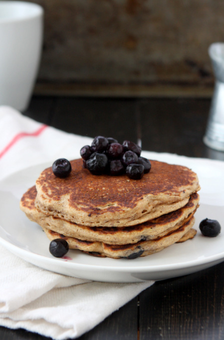 Whole Wheat Blueberry Pancakes | thekitchenpaper.com