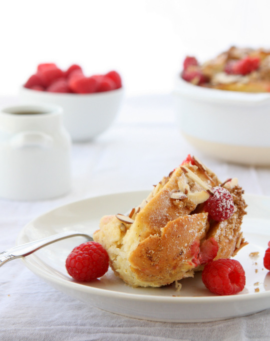 Baked Raspberry Almond French Toast | thekitchenpaper.com