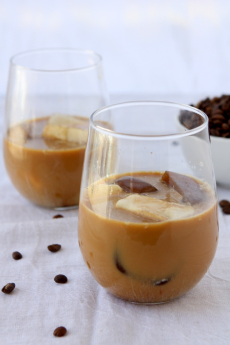Iced Coffee with Vanilla Bean Coffee Ice Cubes | thekitchenpaper.com