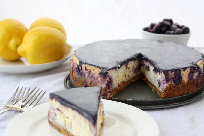 Lemon Blueberry Cheesecake with Blueberry Curd | thekitchenpaper.com