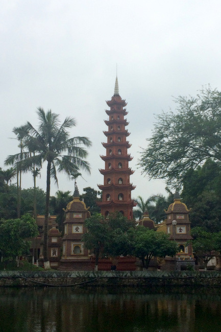 Tran Quoc Pagoda, Hanoi | thekitchenpaper.com
