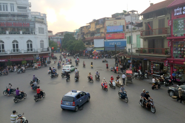 Traffic Circle in Hanoi, Vietnam | thekitchenpaper.com