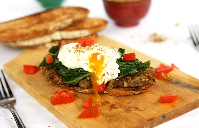 Dukkah Potato & Spinach Toast with Poached Eggs | thekitchenpaper.com