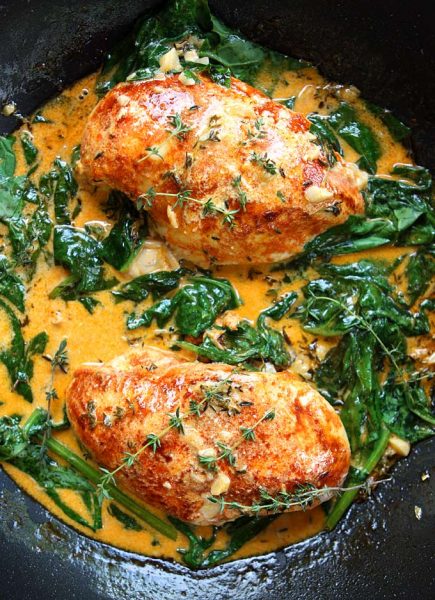 Paprika Chicken & Spinach with White Wine Butter Thyme Sauce | thekitchenpaper.com
