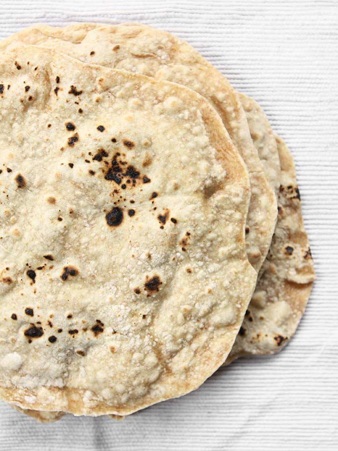 Spelt Phulka (Whole Wheat Indian Flat Bread) | thekitchenpaper.com