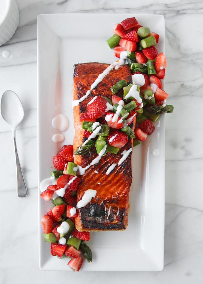 Brown Sugar Salmon with Asparagus Strawberry Topping | thekitchenpaper.com
