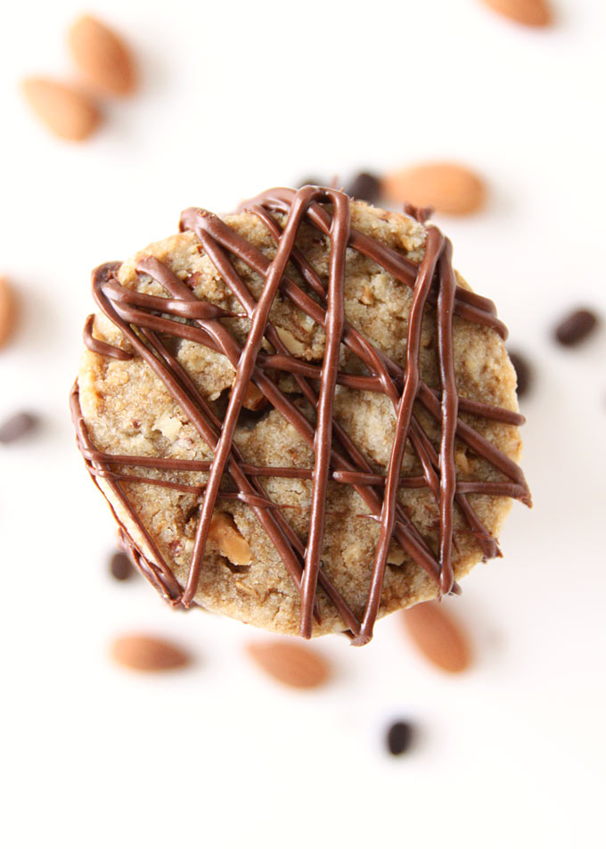 Chocolate Almond Espresso Shortbread Cookies | thekitchenpaper.com