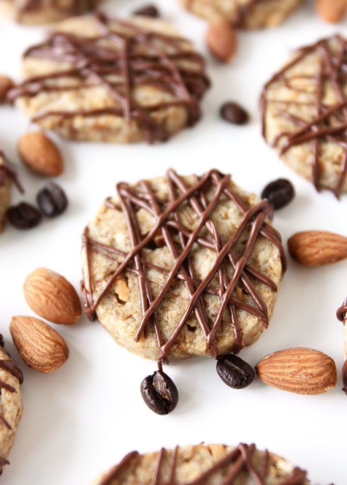 Chocolate Almond Espresso Shortbread Cookies | thekitchenpaper.com