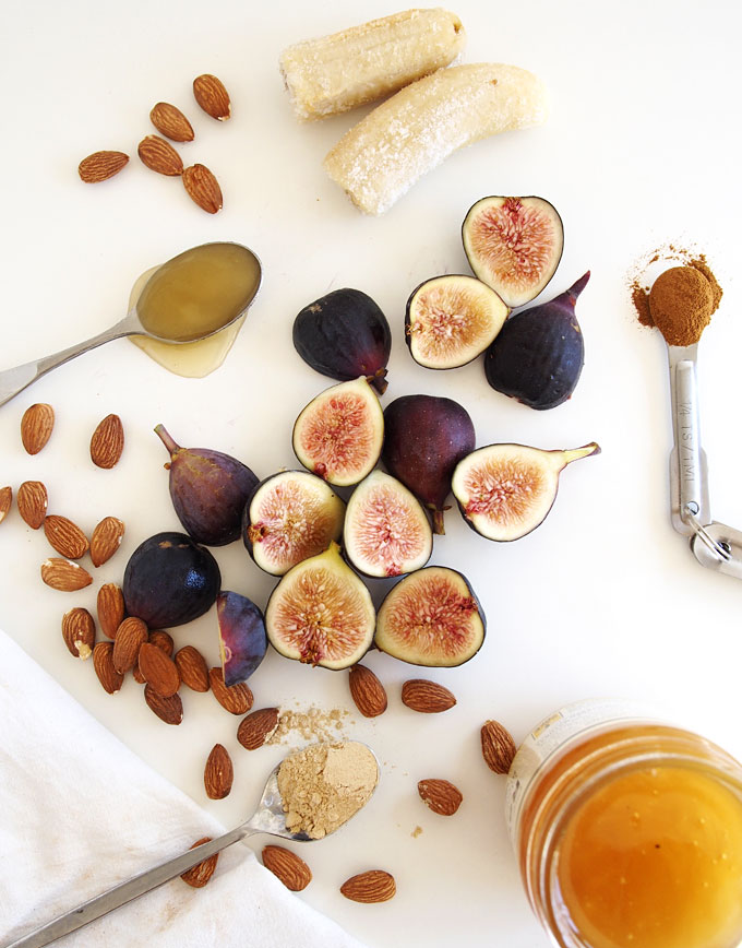Honey Almond Fig Smoothie | thekitchenpaper.com