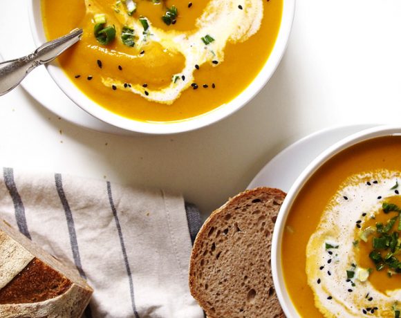 Green Curry Kabocha Squash Soup with Black Sesame | the kitchen paper