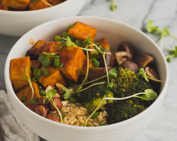 Vegan Red Pepper Tofu Bowl | The Kitchen Paper